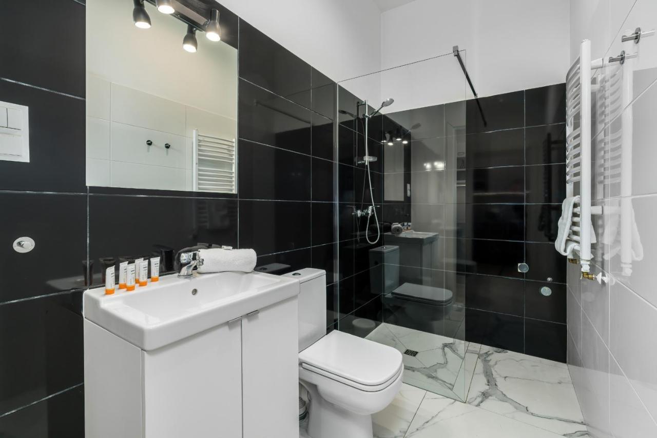 Apartments City Center Saint Wojciech By Renters Poznań Buitenkant foto